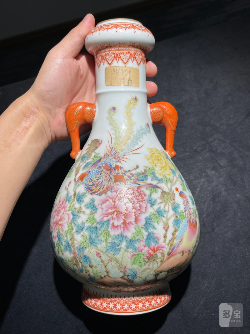 70年代 粉彩凤凰牡丹纹双耳蒜头瓶 - 图2